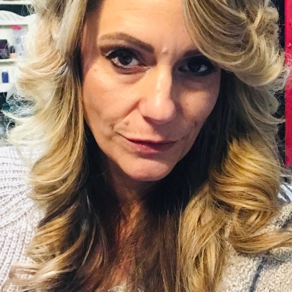 Meet your Posher, Heather - Picture 3 of 3